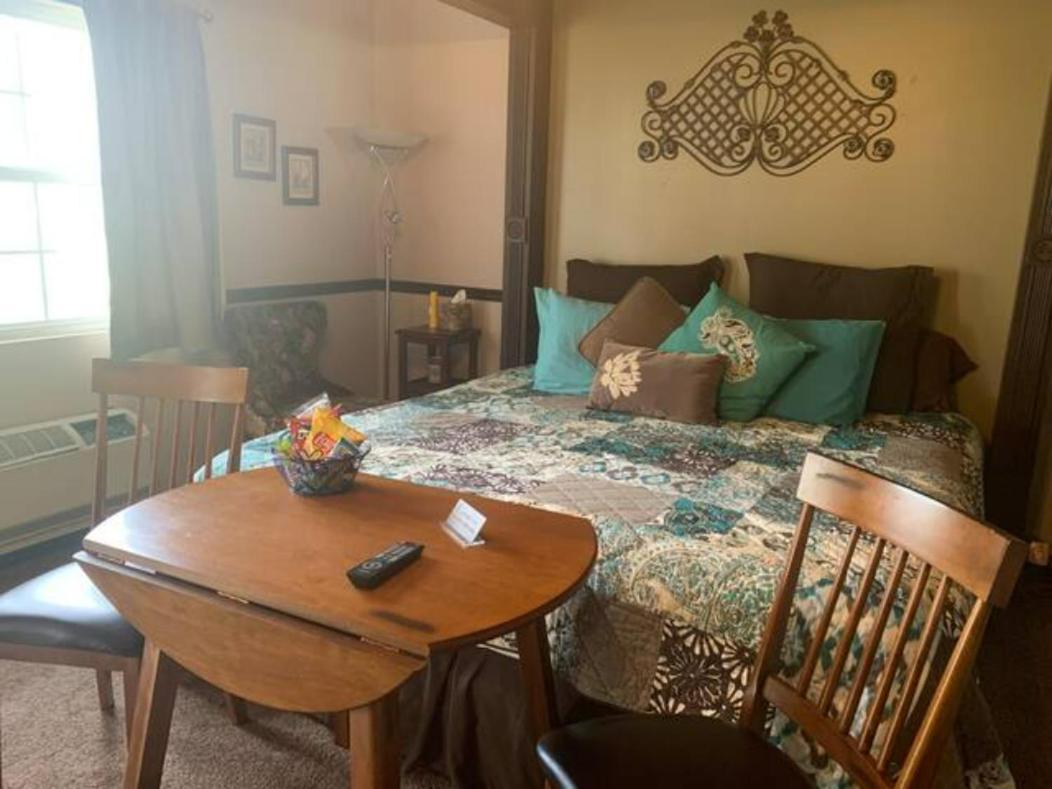 Dickey House Bed And Breakfast Marshfield Экстерьер фото