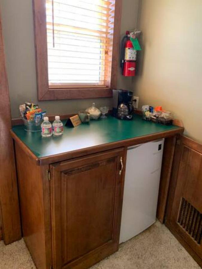 Dickey House Bed And Breakfast Marshfield Экстерьер фото