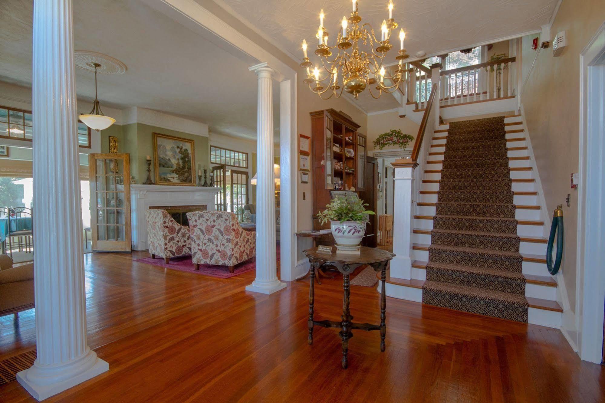 Dickey House Bed And Breakfast Marshfield Экстерьер фото