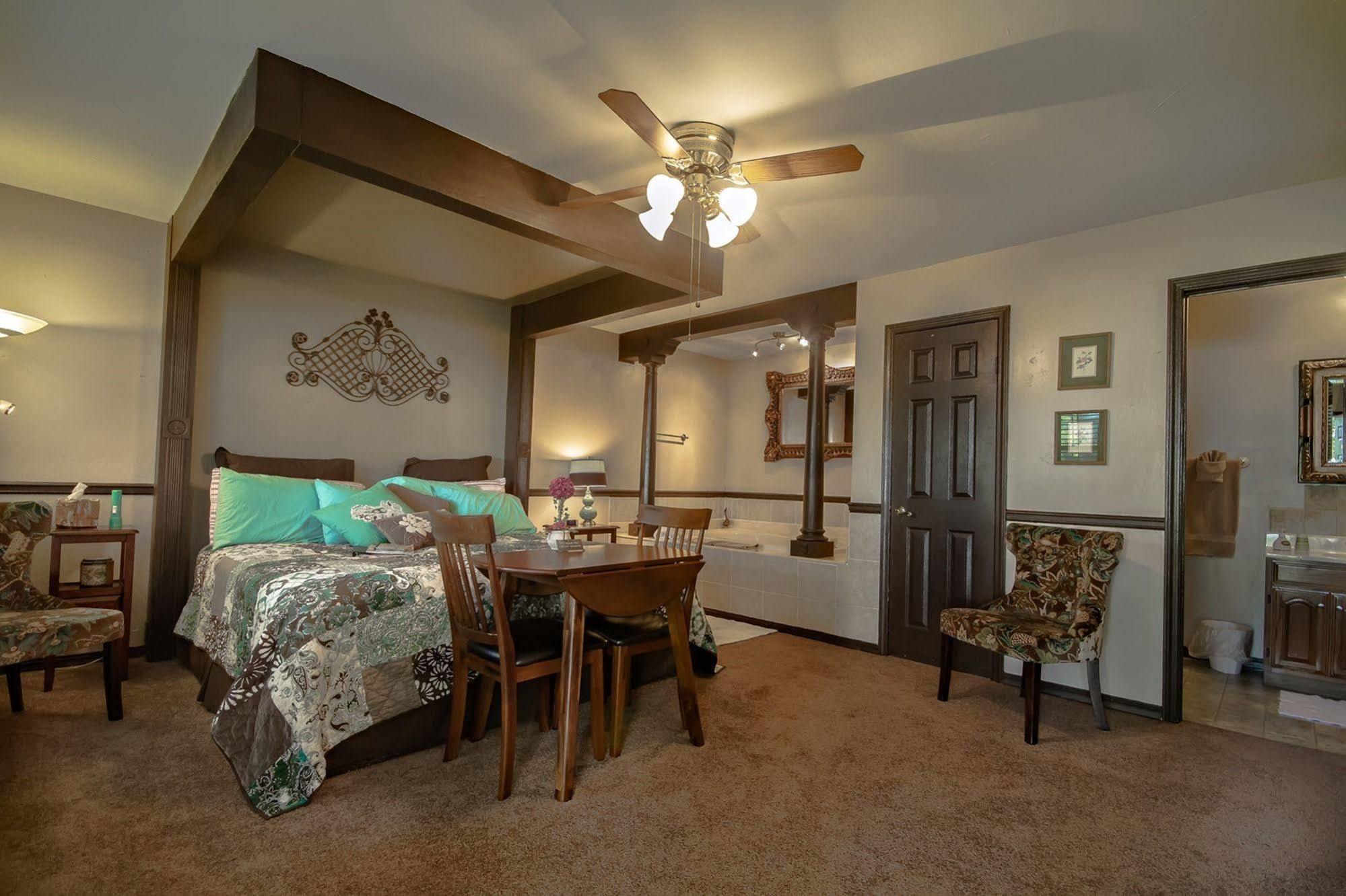 Dickey House Bed And Breakfast Marshfield Экстерьер фото
